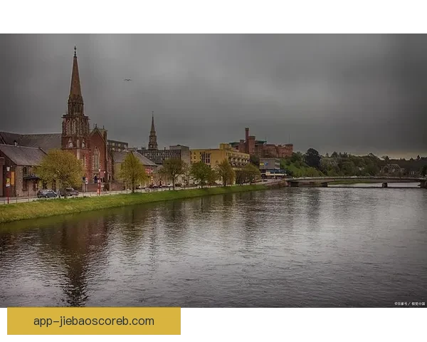 惠特比镇与曼彻斯特之间的历史联系与文化交流探析